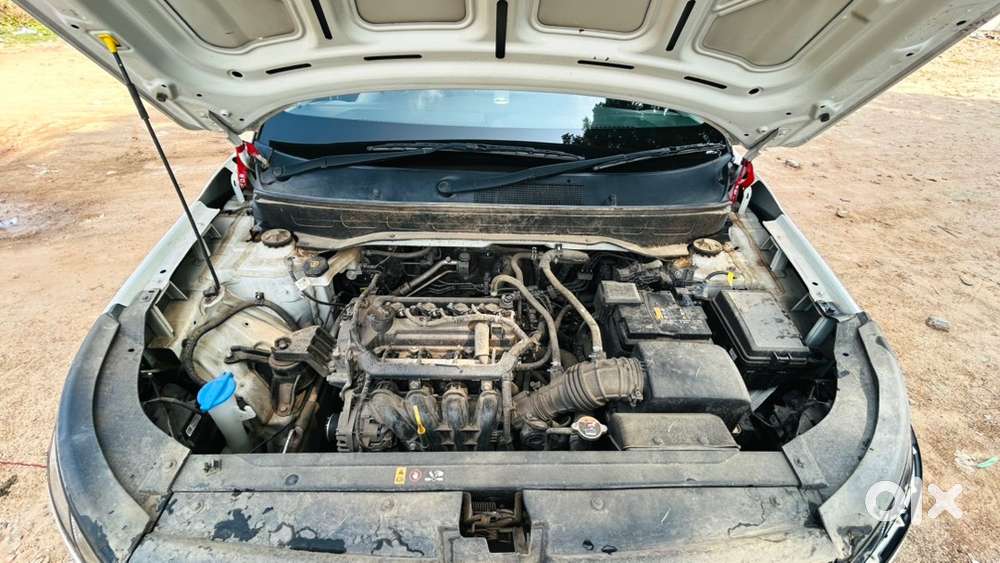 Hyundai Venue Petrol Manual 2024