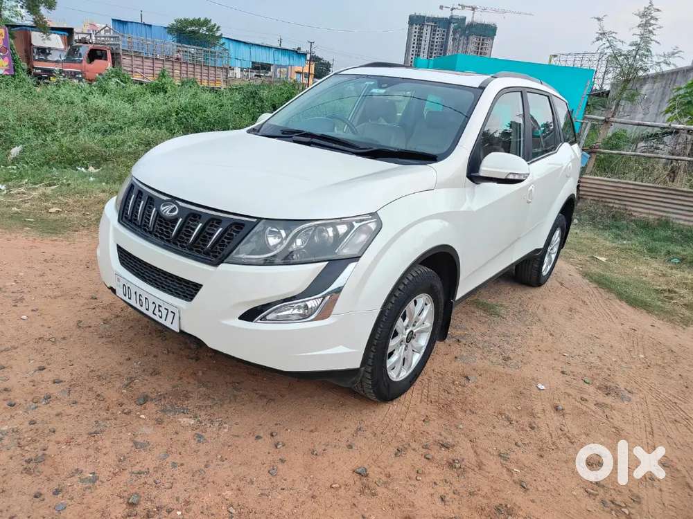 Mahindra Xuv500 2017 Diesel 93967 Km Driven