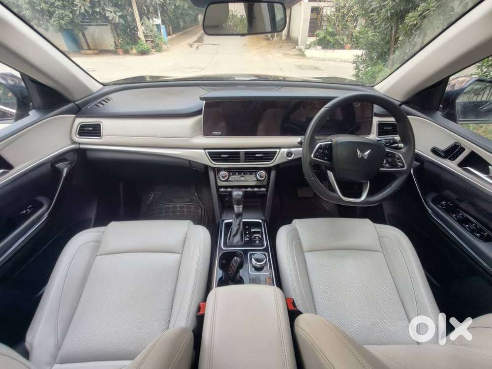 Mahindra Xuv700 2.2 Ax 7 Diesel At Str, 2022, Diesel