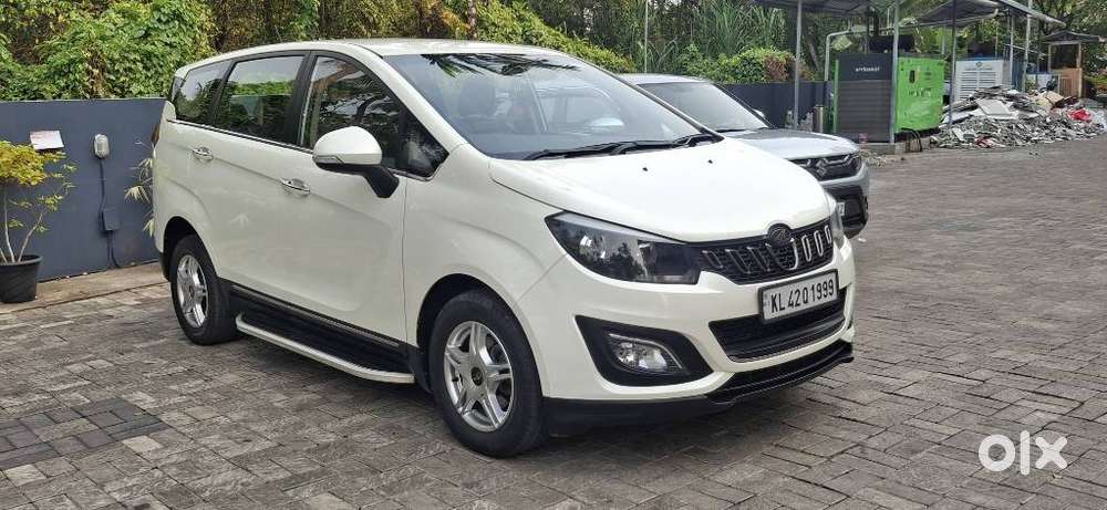 Mahindra Marazzo M6, 2018, Diesel