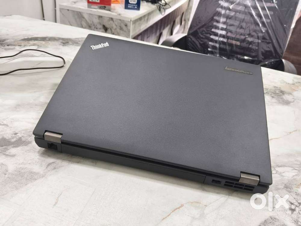 Lenovo thinkpad t440p i5-4th/8gb ram/256gb ssd 14.1 screen adapter Fr