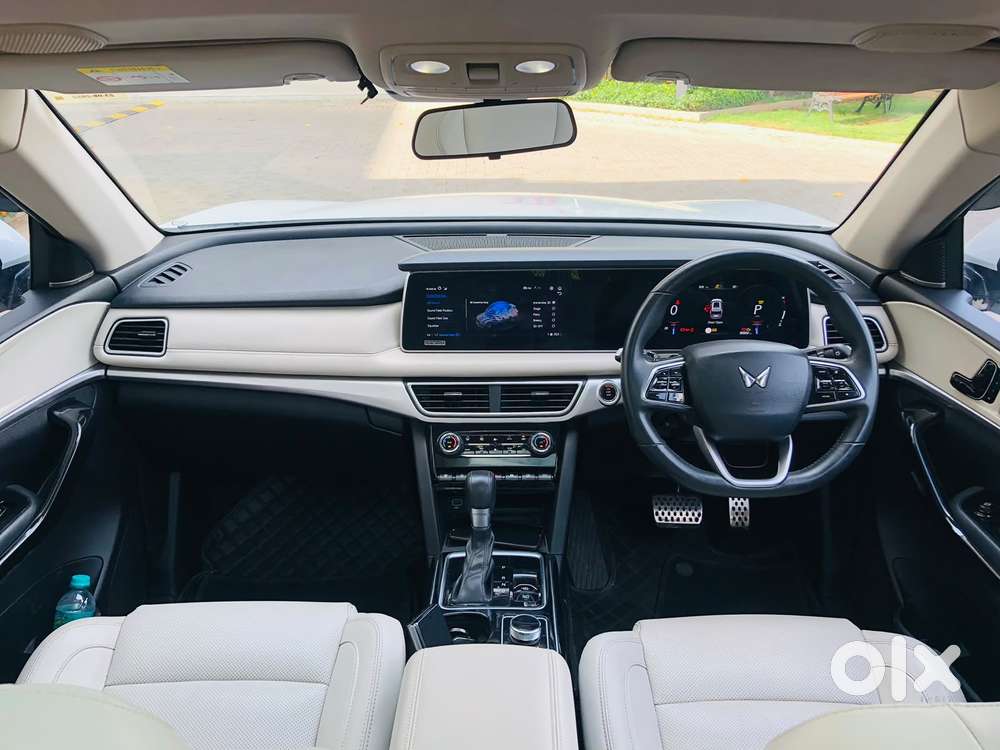 Mahindra Xuv700 2.2 Ax 7 Diesel At Luxury Pack Str Awd, 2022, Diesel