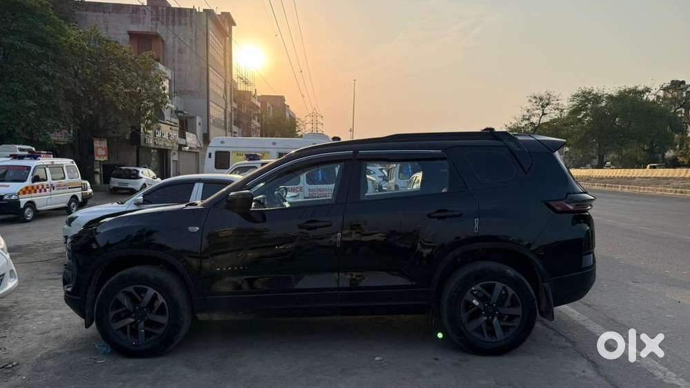 Tata Safari Pure Plus S Dark Editon 28 Dec 2024