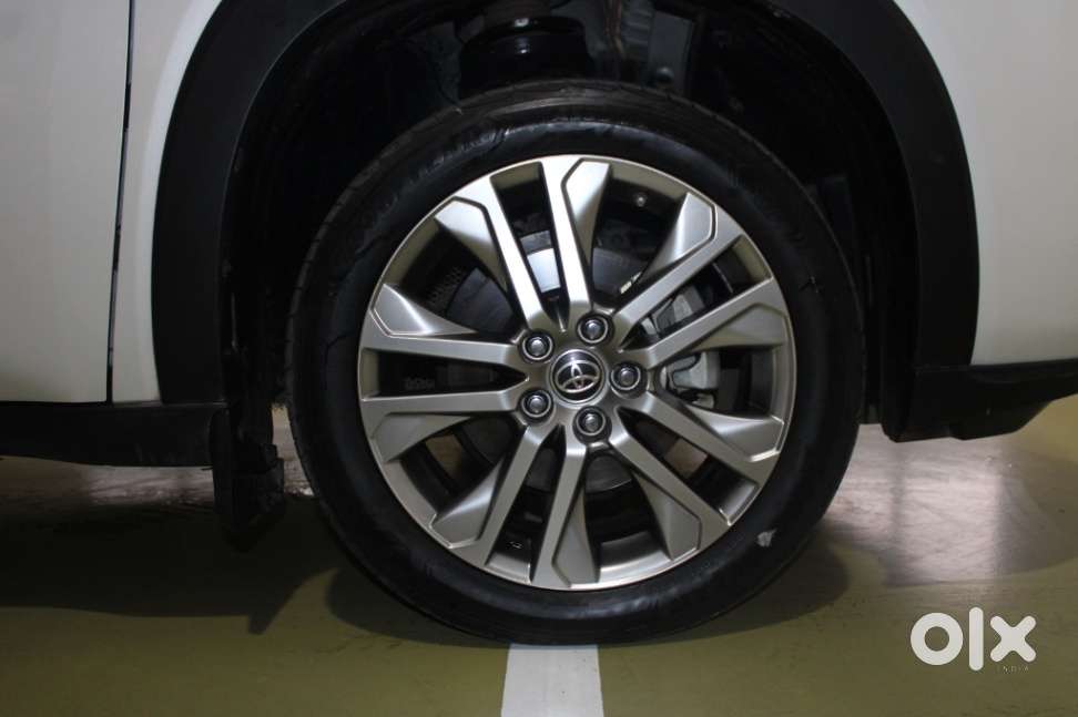 Toyota Innova Hycross 2.0 Zx (o) Hybrid 7 Str, 2023, Petrol