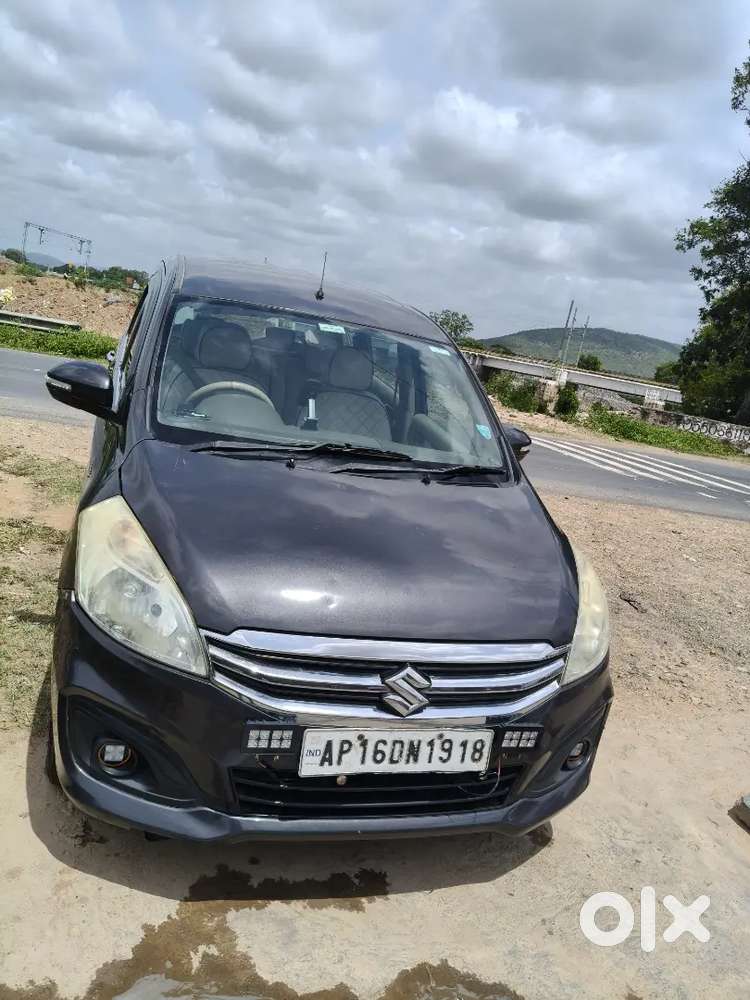 Maruti Suzuki Ertiga Vdi 2016 Everything Is Fine But Small Screatchess