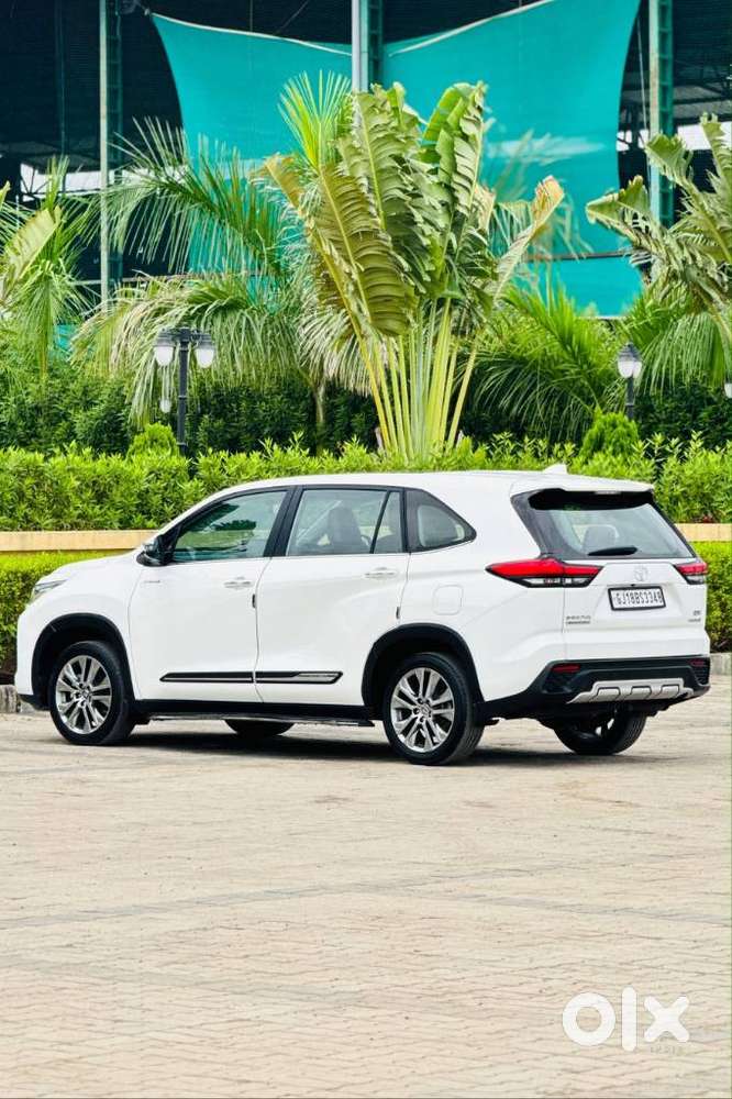 Toyota Innova Hycross, 2023, Petrol