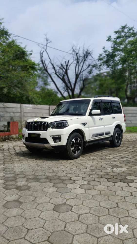Mahindra Scorpio 
S11
2023 Model 
Manual 
Diesel 
65,000 Km Driven