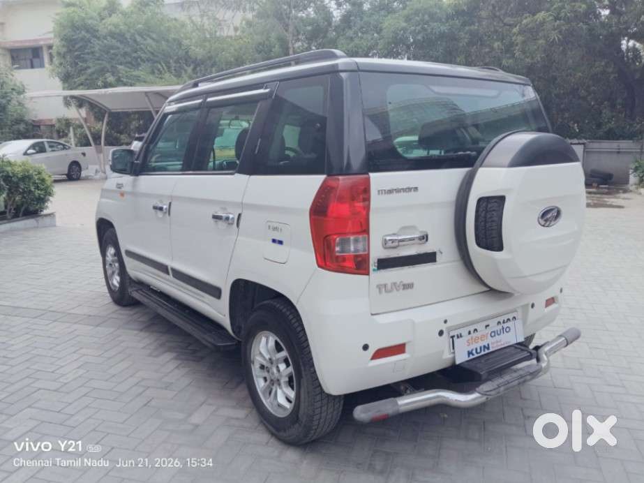 Mahindra Tuv 300 T8, 2016, Petrol