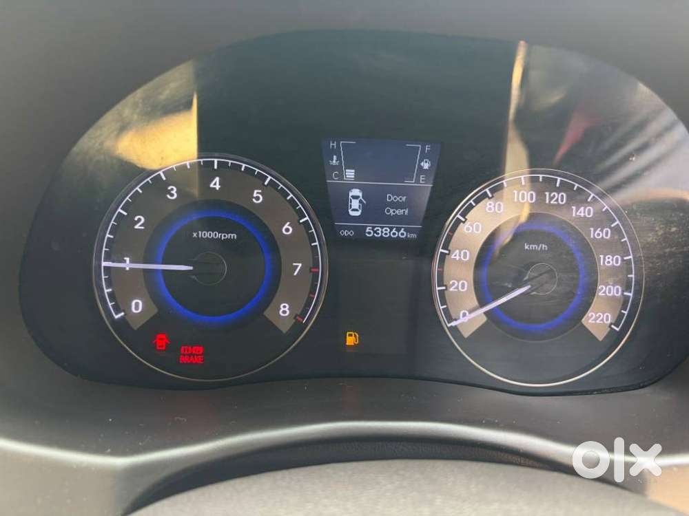 Hyundai Verna 1.6 Sx (o) Vtvt, 2016, Petrol