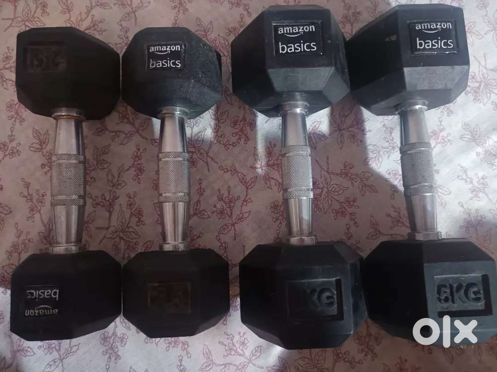 2&times;2.5kg and 2&times;5kg dumbbells