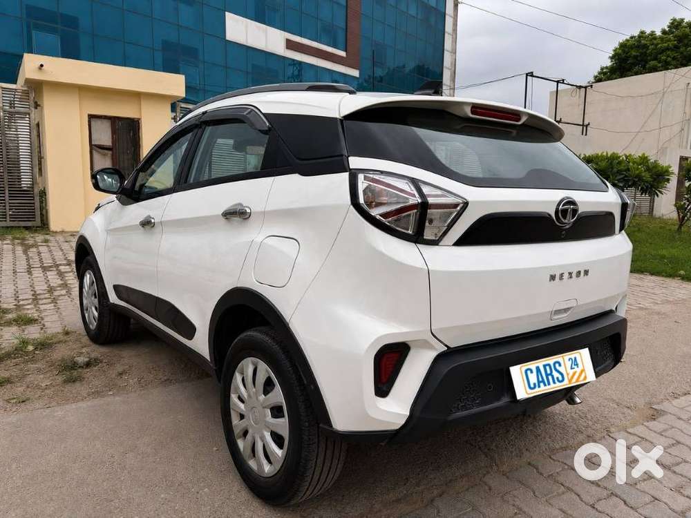 Tata Nexon 1.2 Revotron Xm (s), 2023, Petrol