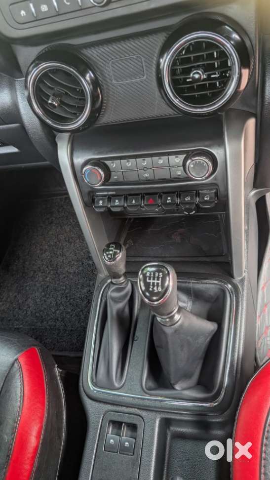 Mahindra Thar Lx Hard Top Petrol Mt 4wd, 2023, Diesel