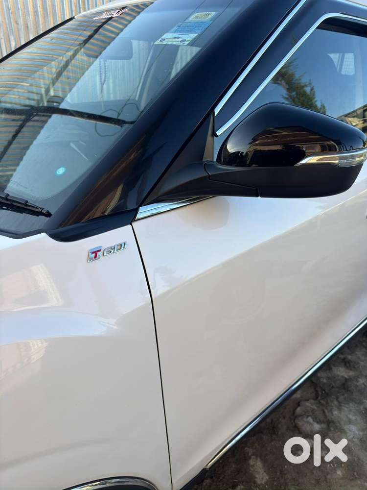 Selling Urgently Brand New Xuv 300 W8 Tgdi Petrol 2024.