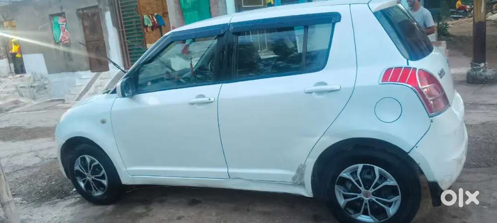 Maruti Suzuki Swift 2011 Cng & Hybrids 100000 Km Driven