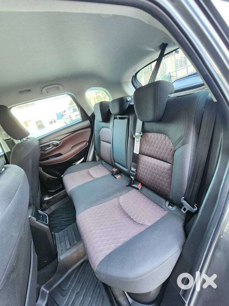 Maruti Suzuki Grand Vitara 1.5 Zeta Smart Hybrid At, 2024, Petrol