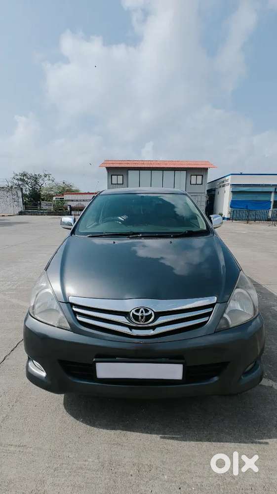 Toyota Innova 2.5 V 2010