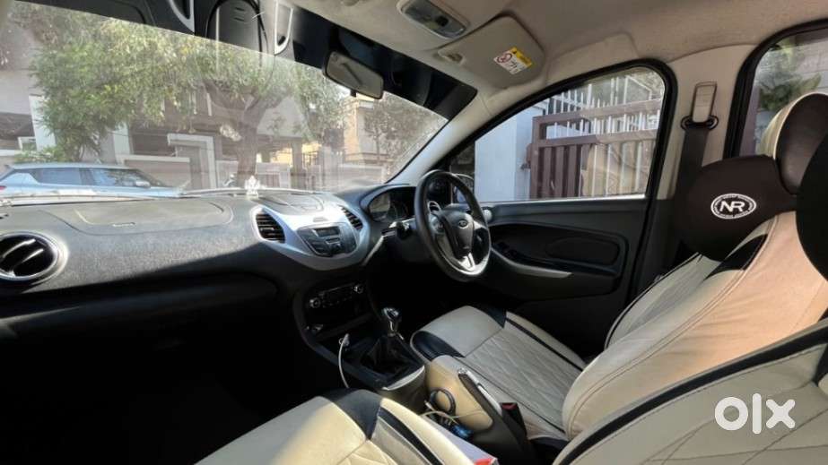 Ford Figo Petrol Titanium, 2015, Petrol