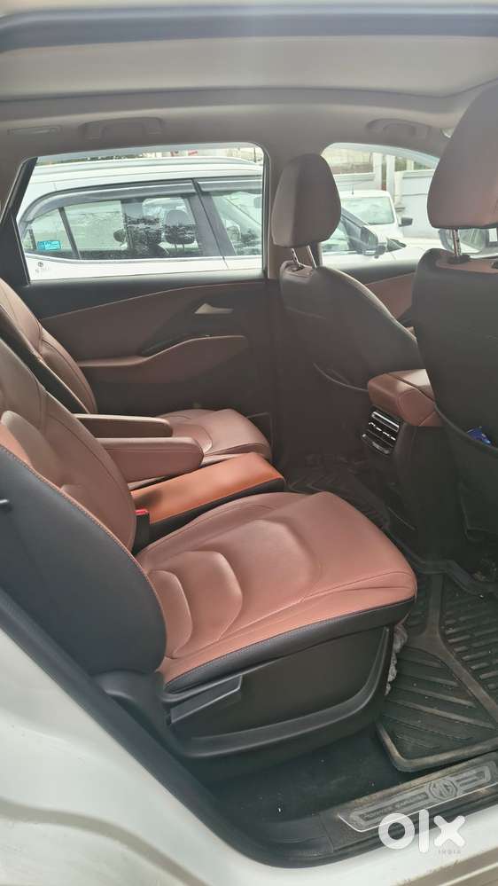 Mg Hector Plus Sharp Pro Blackstorm 1.5 Turbo Petrol Cvt 7 Str, 2023..