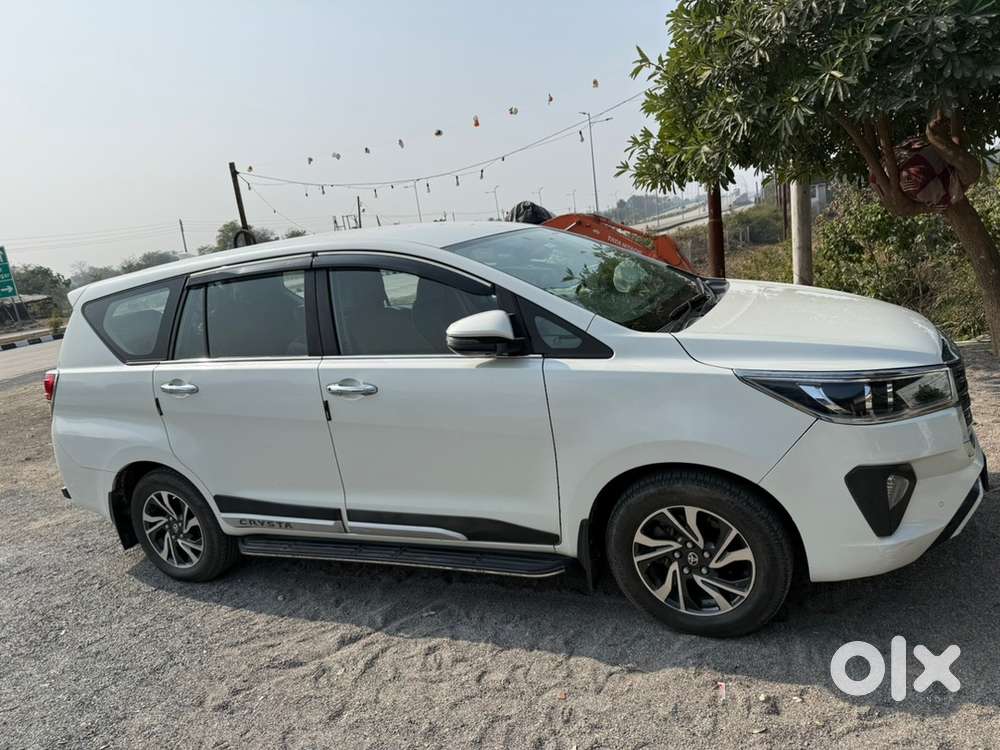 Toyota Innova Crysta 2023 Km Driven