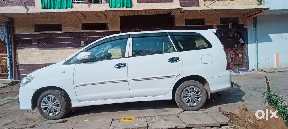 Toyota Innova 2013 November Almost (2014)