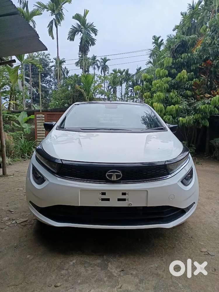 Altroz Zx Plus 1.2 Rtn Bs6 Car. Just 3 Years 6 Month Old.