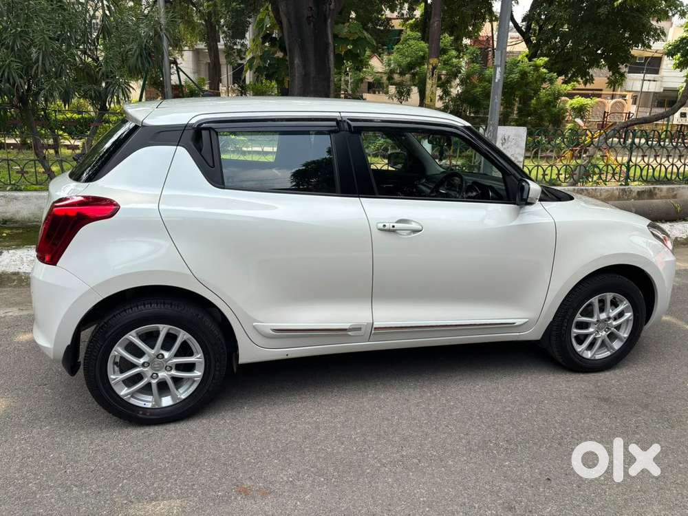 Maruti Suzuki Swift 1.3 Zxi, 2023, Petrol