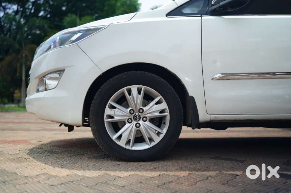 Toyota Innova Crysta