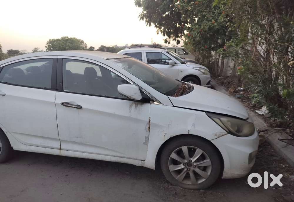 Hyundai Fluidic Verna 2012