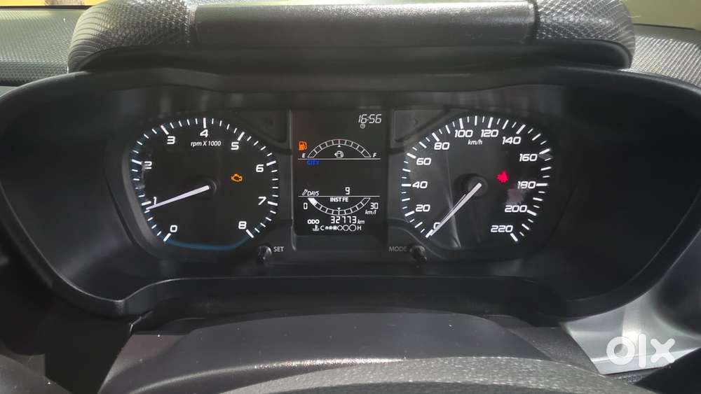Tata Altroz 1.2 Xt, 2022, Petrol