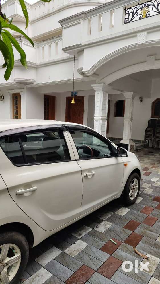 Less Km Drive I20 Diseal Full Cover Insurance