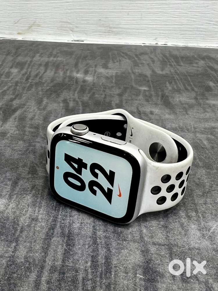 I watch Series GPS 44mm Nike Edition White Accessories