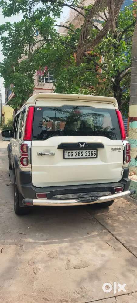 2025 Mahindra Scorpio Classic S White – Excellent Condition