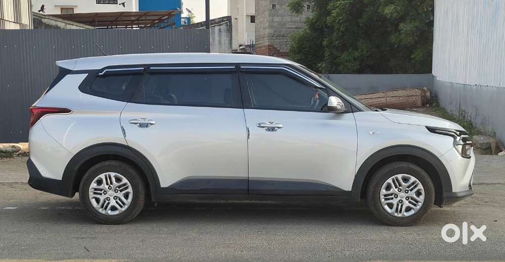 Kia Carens 1.5 Premium 7 Str, 2023, Petrol