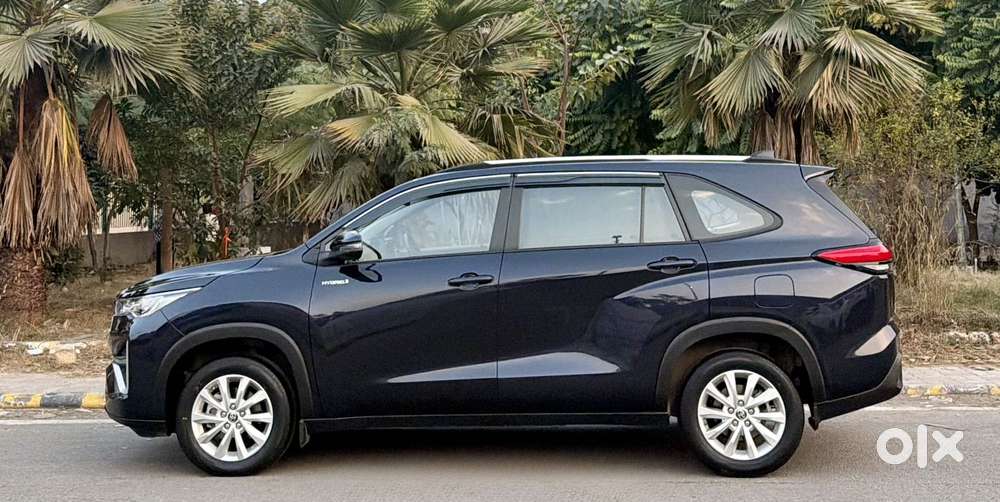 Toyota Innova Hycross 2.0 Vx Hybrid 7 Str, 2023, Petrol