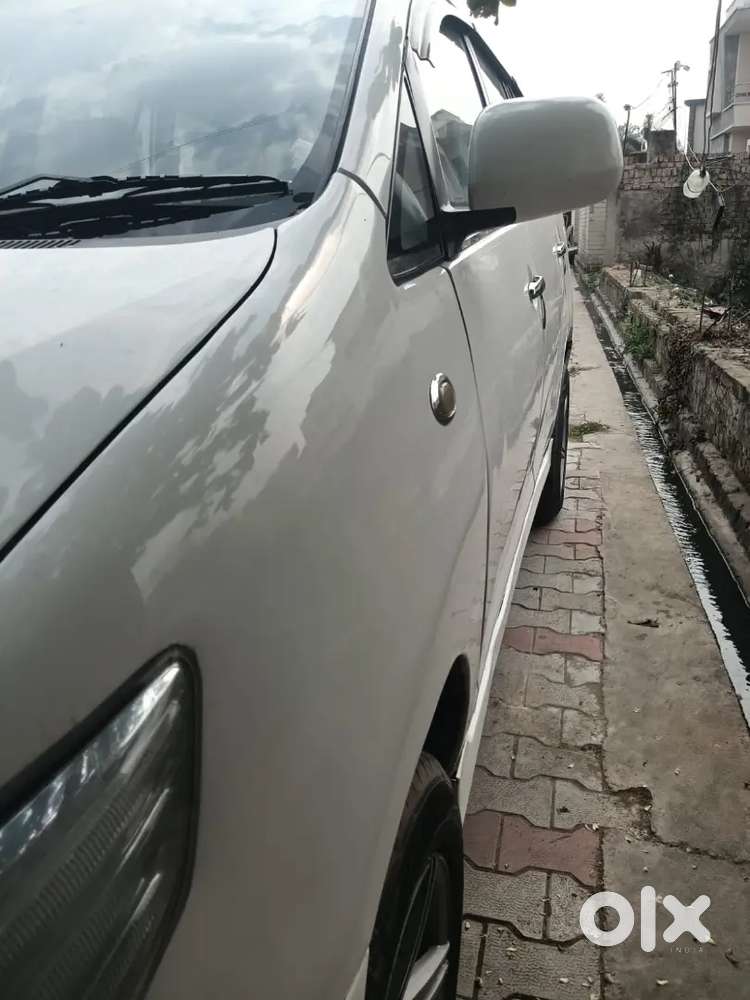 Toyota Innova 2010