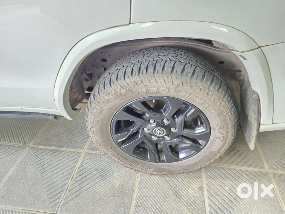 Toyota Fortuner Legender 2023