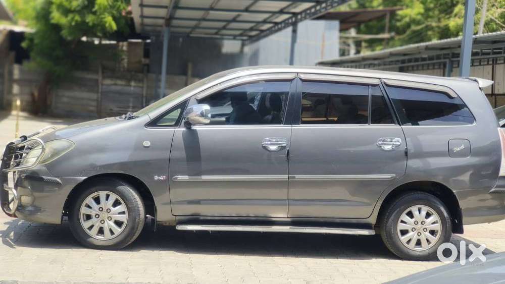 Toyota Innova 2.5 V 7 Str, 2011, Diesel