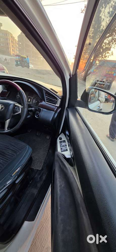 Toyota Innova Crysta 2.4 V, 2016, Diesel