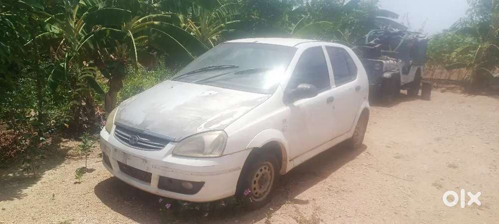 Ford Fiesta 2007 & Tata Indica 2010