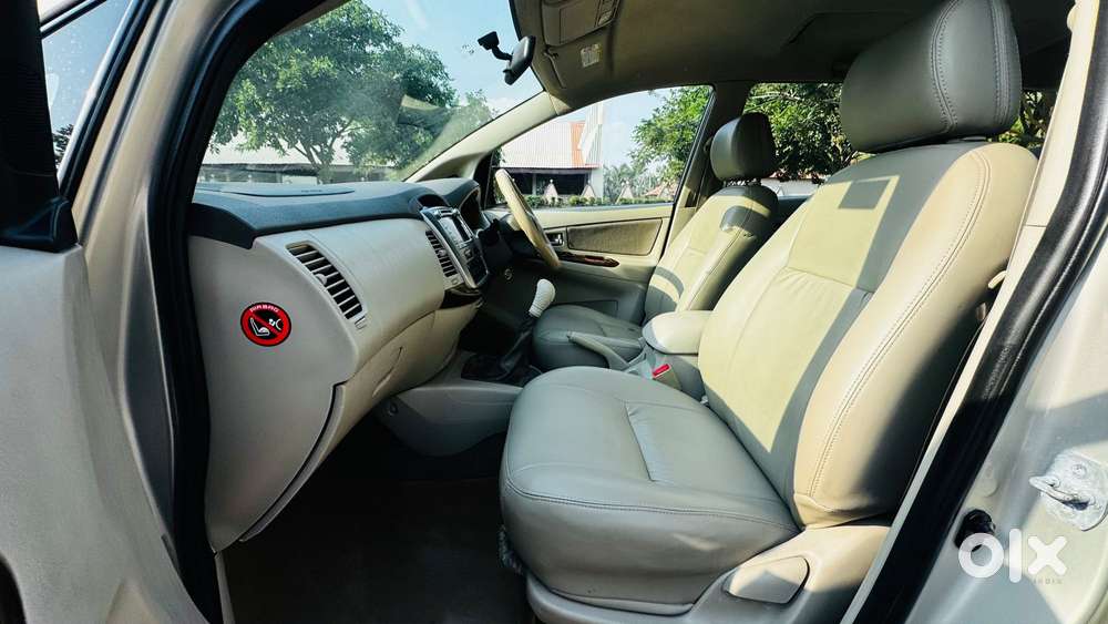 Toyota Innova 2.5 Vx 8 Str Bs-iii, 2015, Diesel