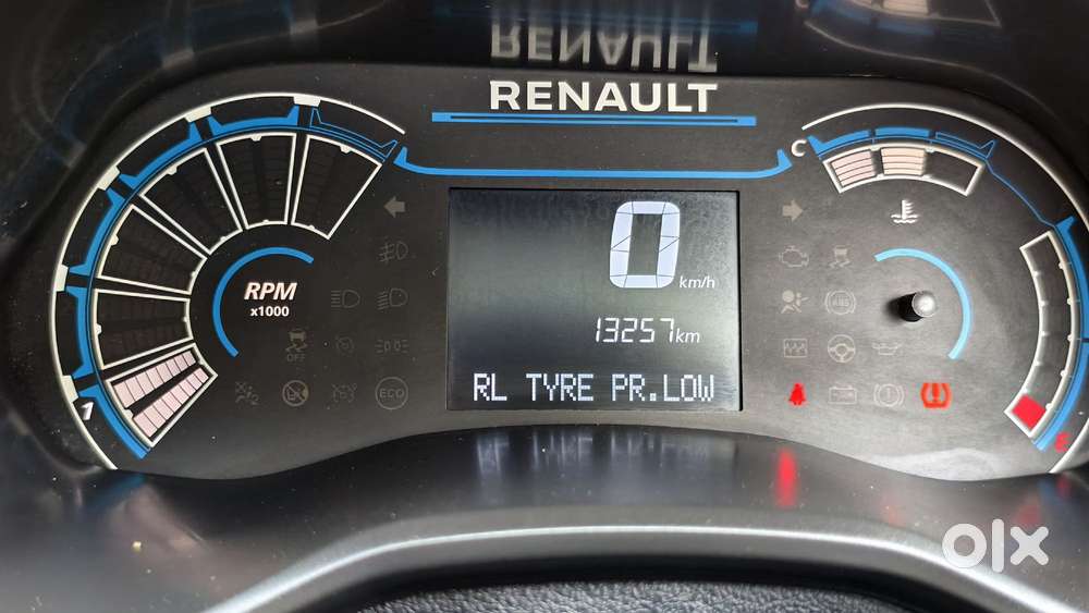 Renault Triber 1.0 Rxe, 2023, Petrol