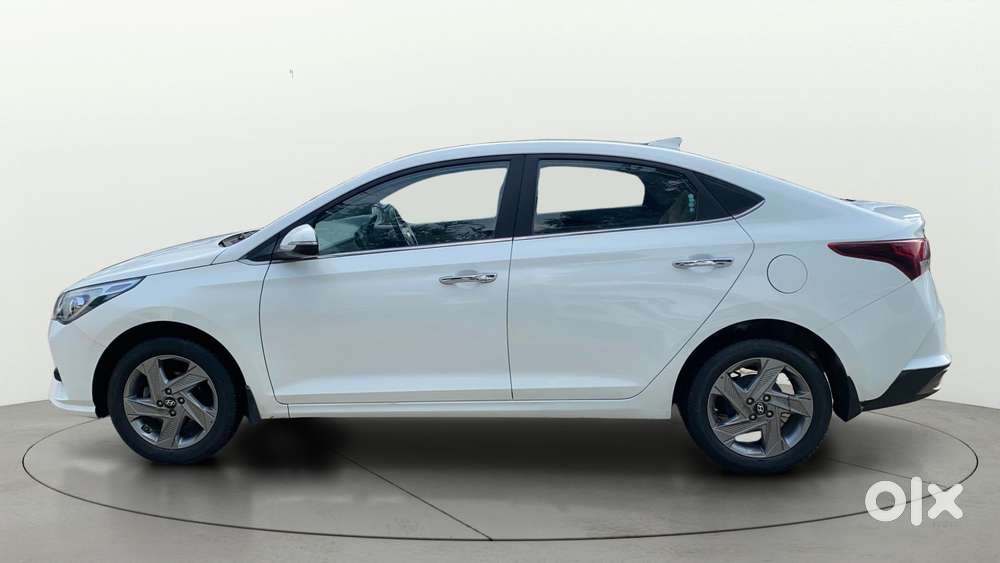 Hyundai Verna 1.5 Sx Vtvt Ivt, 2022, Petrol