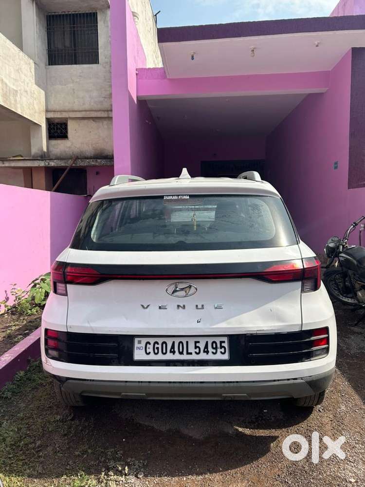 Hyundai New Venue 2025 Petrol 24000 Km Driven