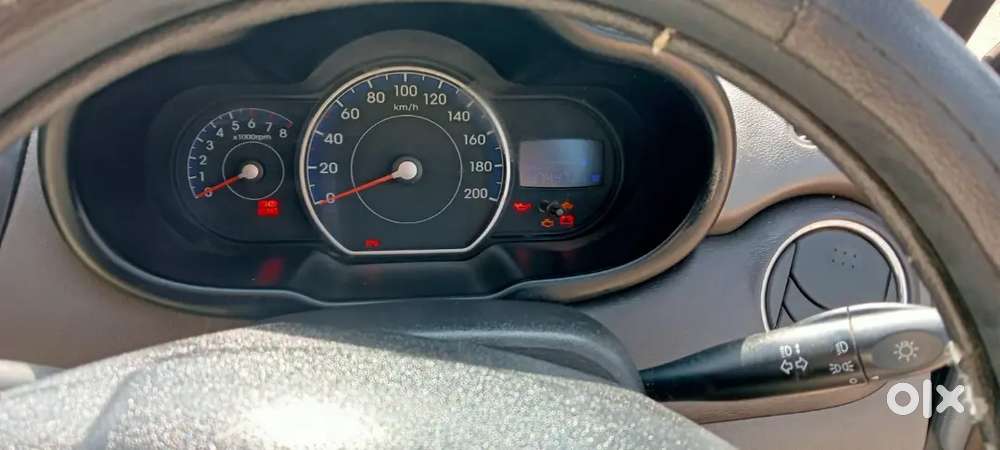 Touch Screen Player Reverse Camera Well Maintained Car