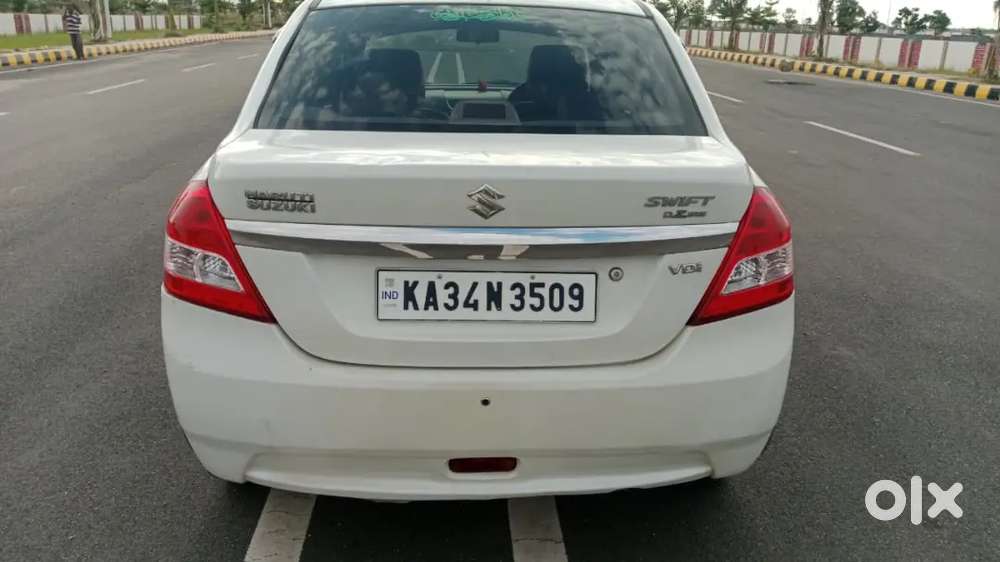 Maruti Suzuki Dzire 1.2 Vxi 2013