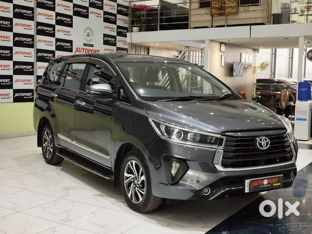 Toyota Innova Crysta 2.4 V 8 Str, 2018, Diesel