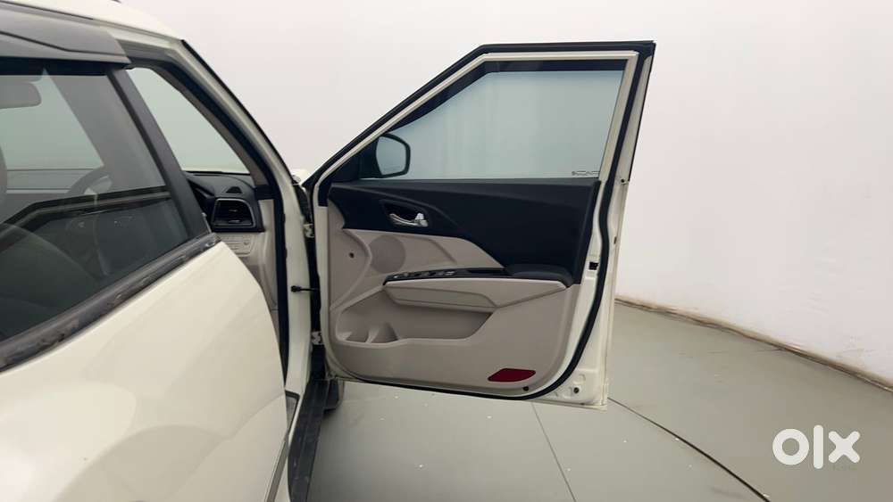 Mahindra Xuv300 W8 Option Diesel, 2022, Diesel