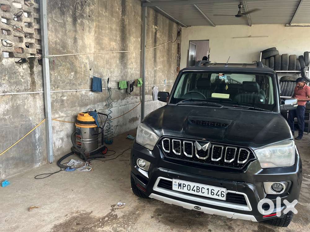 Mahindra Scorpio 2014 Modified Into S11