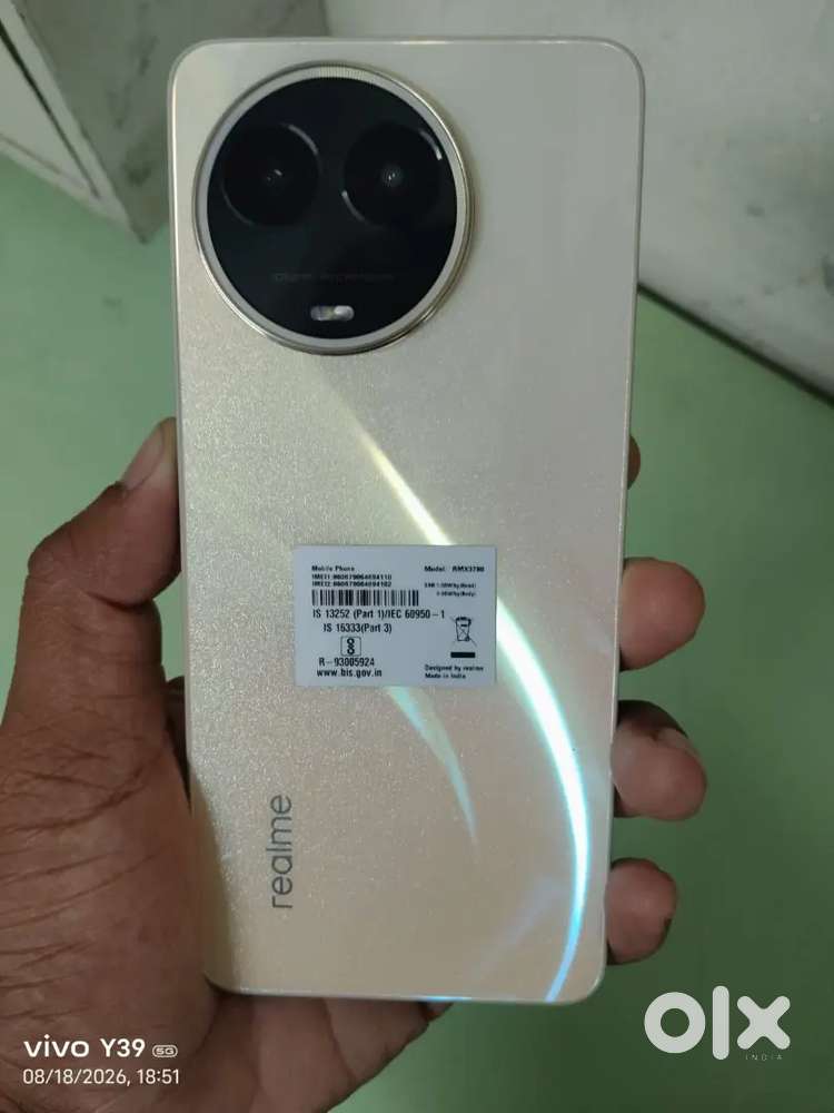 Phone ke condition new ha  18 days old 8.256gb ram rom ma ha