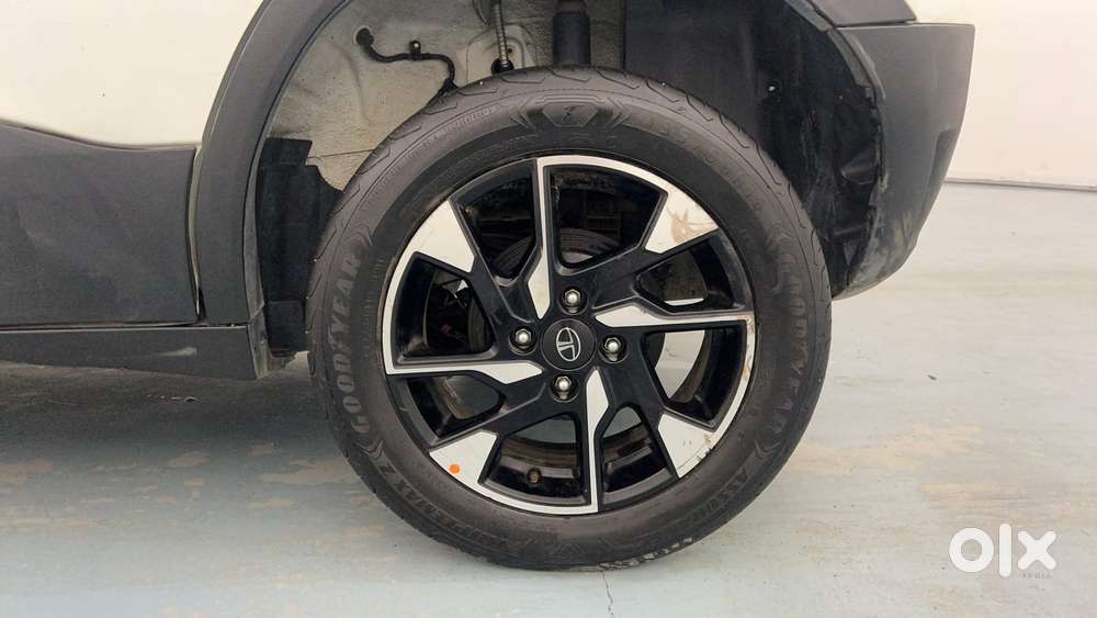 Tata Punch Accomplished Dazzle Sunroof Cng, 2024, Cng & Hybrids